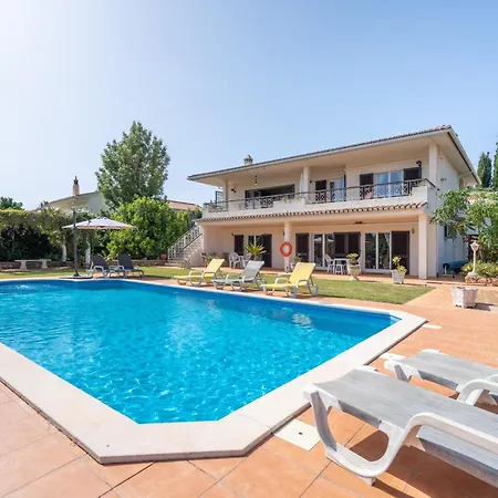 Lumineuse Avec Grande Piscine Pres D'albufeira - Pt-1-42 البوفيرا